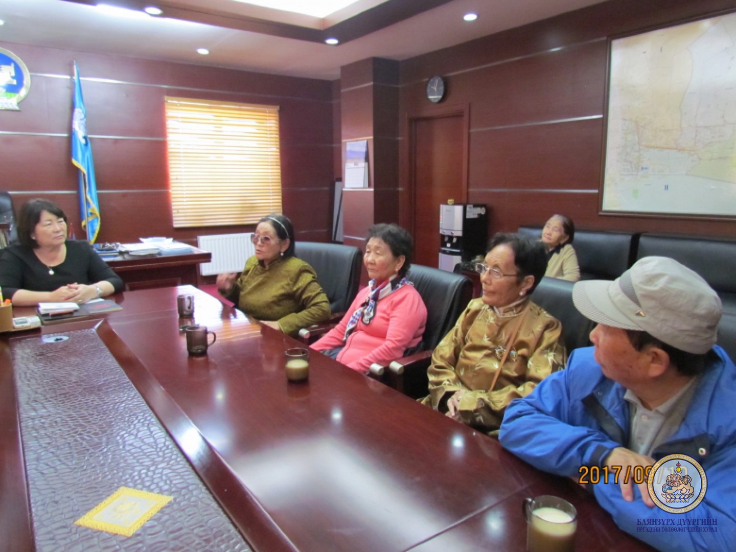 Улс төрийн хилс хэрэгт хэлмэгдэгсэд, тэдний үр хүүхдүүдэд хүндэтгэл үзүүллээ