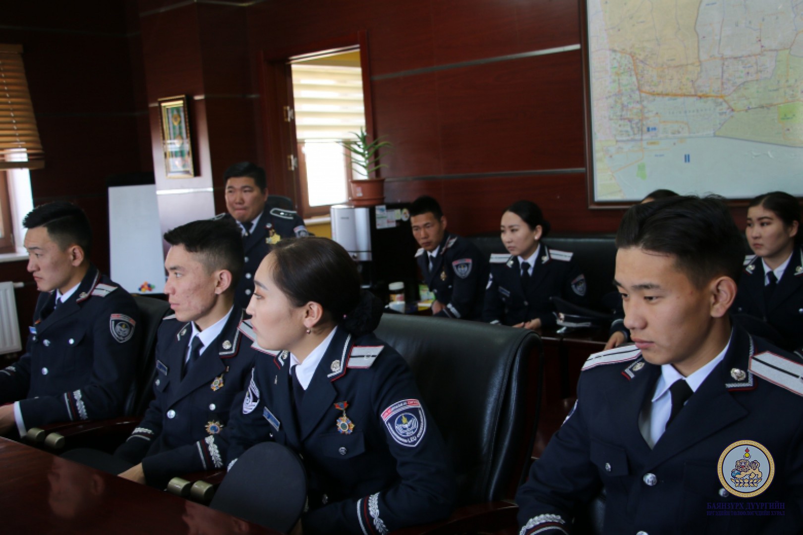 Баянзүрх дүүргийн Иргэдийн Төлөөлөгчдийн Хурлын дарга Ш.Ганчимэг Монгол Улсын Хууль Сахиулахын Их Сургуулийн Цагдаагийн сургуулийн 332 дугаар дамжааны сонсогчдыг хүлээн авч уулзлаа.