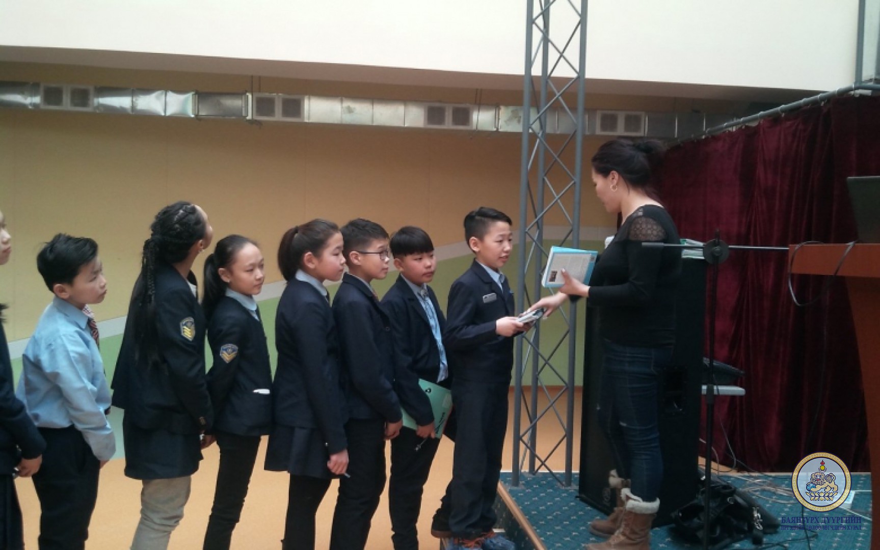 “Хүүхэд хамгаалал-Аюулгүй байдлыг нэмэгдүүлэх нь” сургалт явагдаж эхэллээ