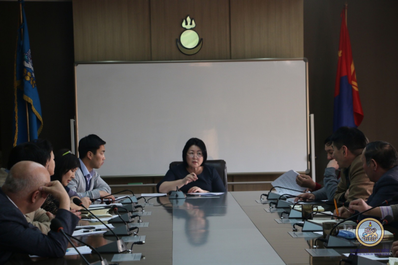 Иргэдийн нийтийн хурлын дарга нартай уулзалт хийлээ