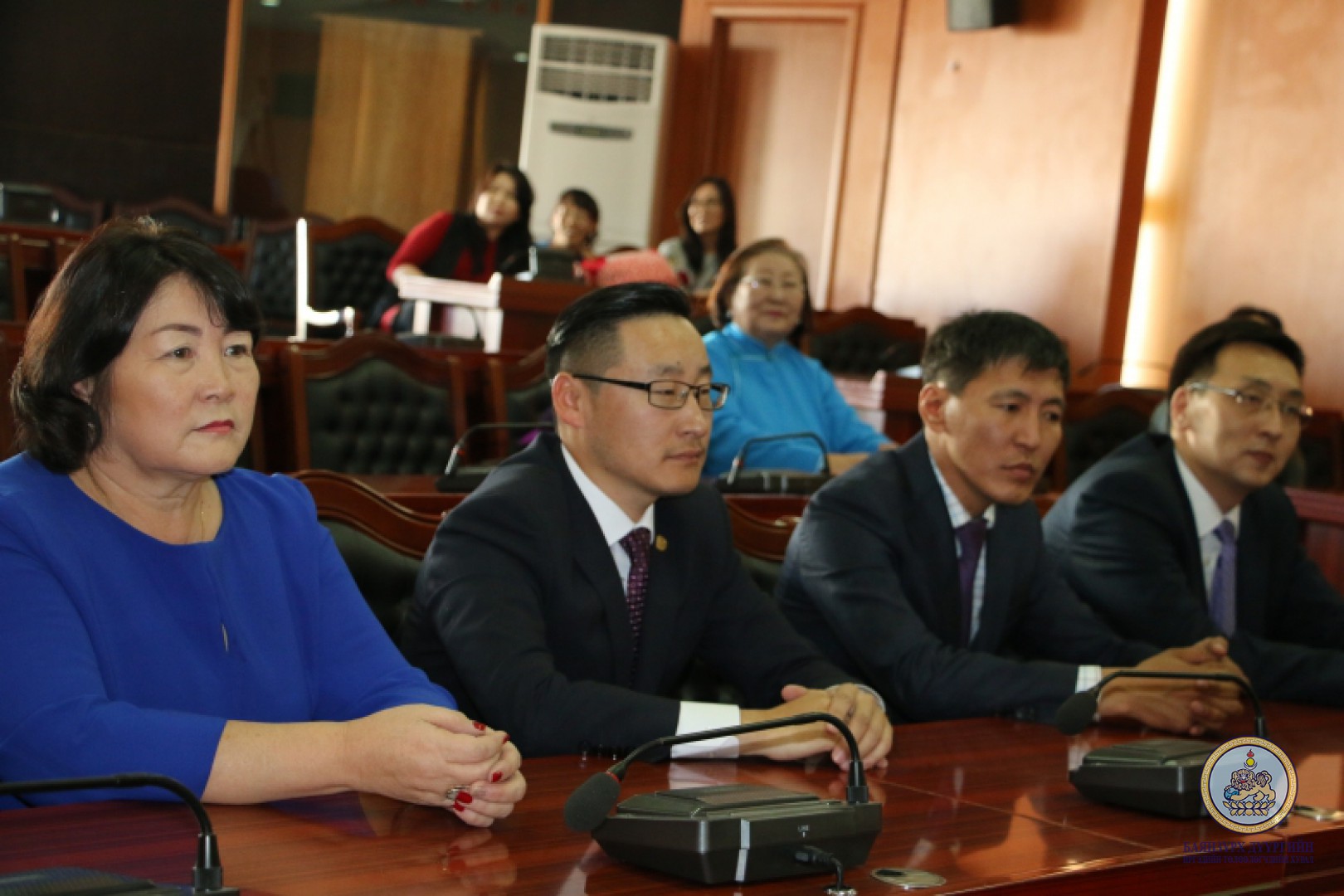 Төрийн дээд одон, медаль гардуулах ёслол боллоо