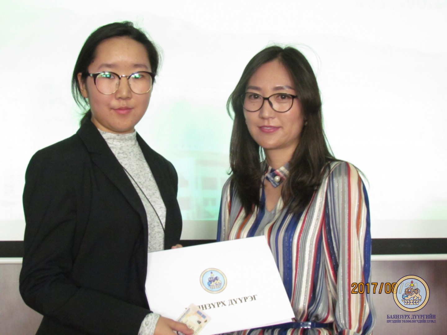 Монголын Залуучуудын өдрийг угтан “Иргэний андгай өргөх ёслол” боллоо