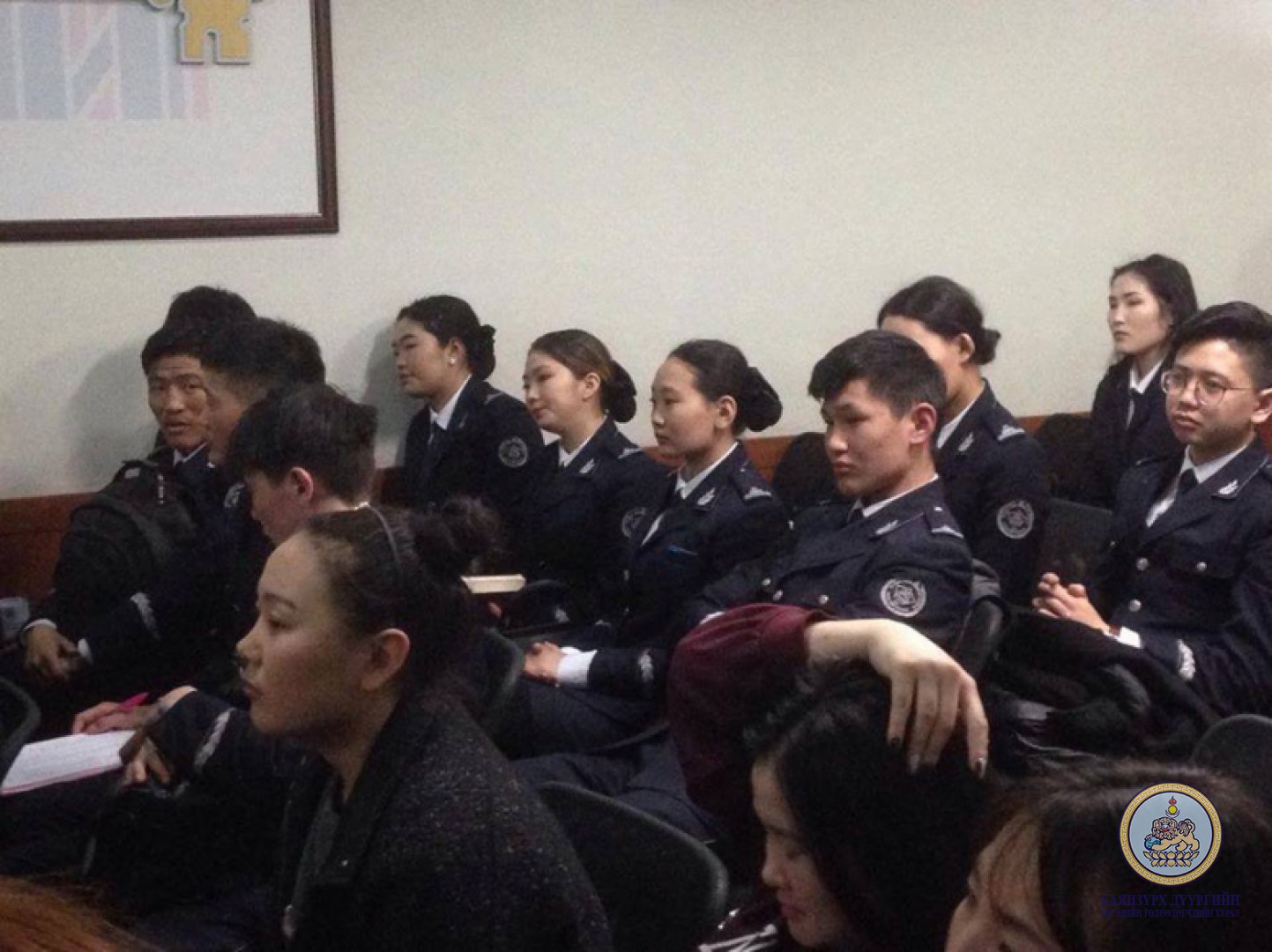 Дүүргийн Их, дээд сургуулиудын оюутан, залуучуудад хуулийн танилцуулга хийлээ.