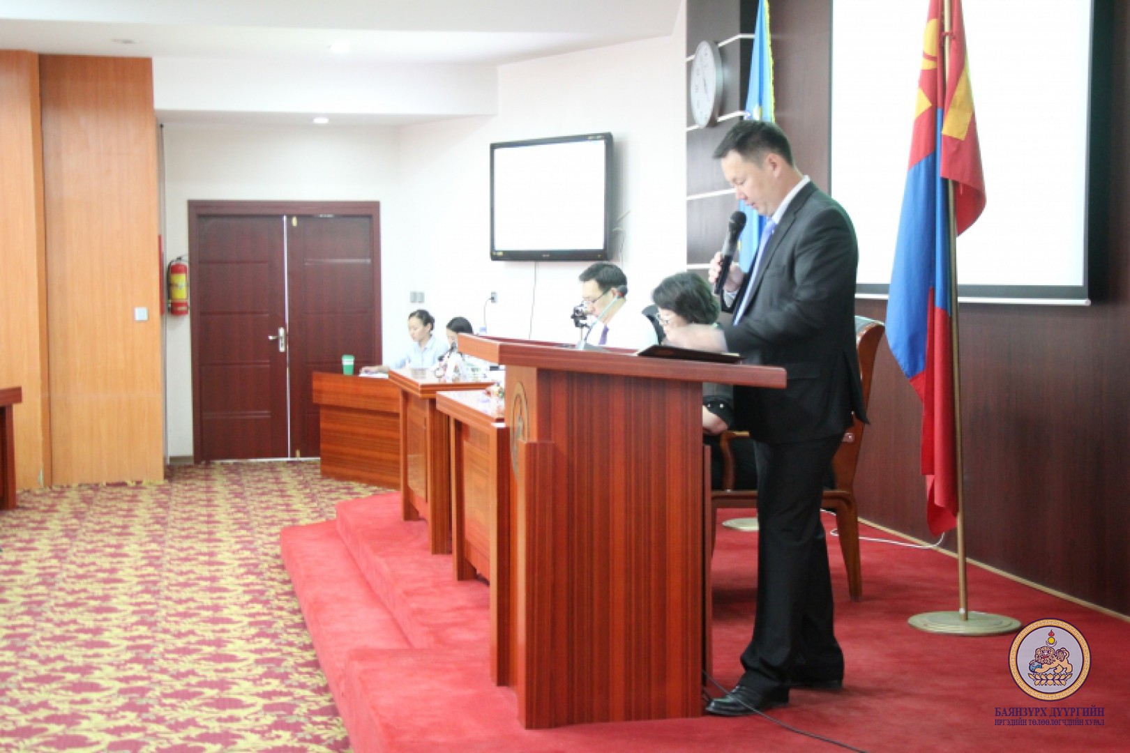 Баянзүрх дүүргийн Иргэдийн Төлөөлөгчдийн Хурлын 5 дугаар хуралдаан болж өндөрлөлөө