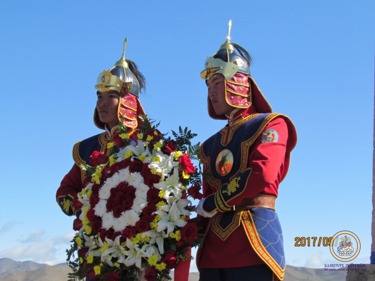 Улс төрийн хилс хэрэгт хэлмэгдэгсэд, тэдний үр хүүхдүүдэд хүндэтгэл үзүүллээ