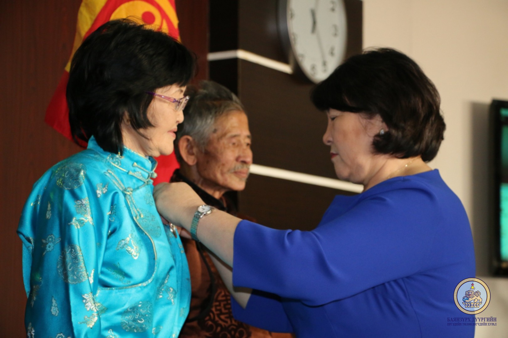 Төрийн дээд одон, медаль гардуулах ёслол боллоо