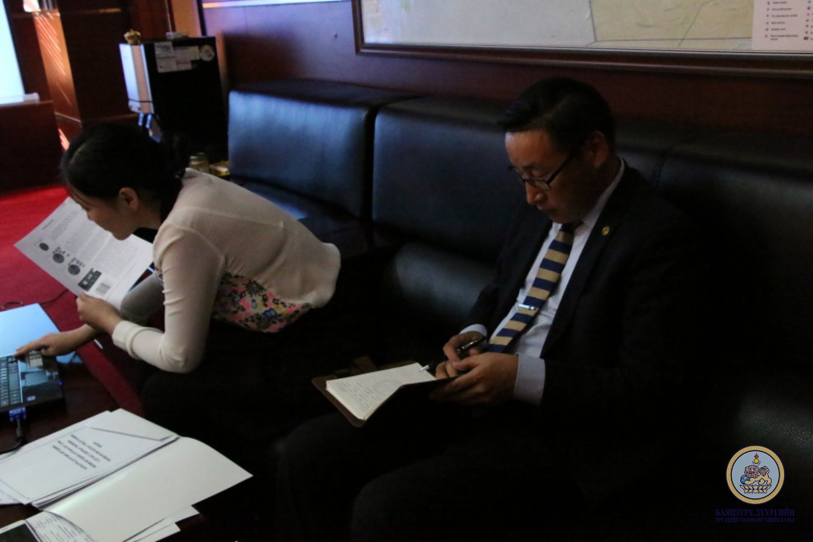 Дүүргийн Иргэдийн төлөөлөгчдийн хурлын Тэргүүлэгчдийн хуралдаан хуралдлаа