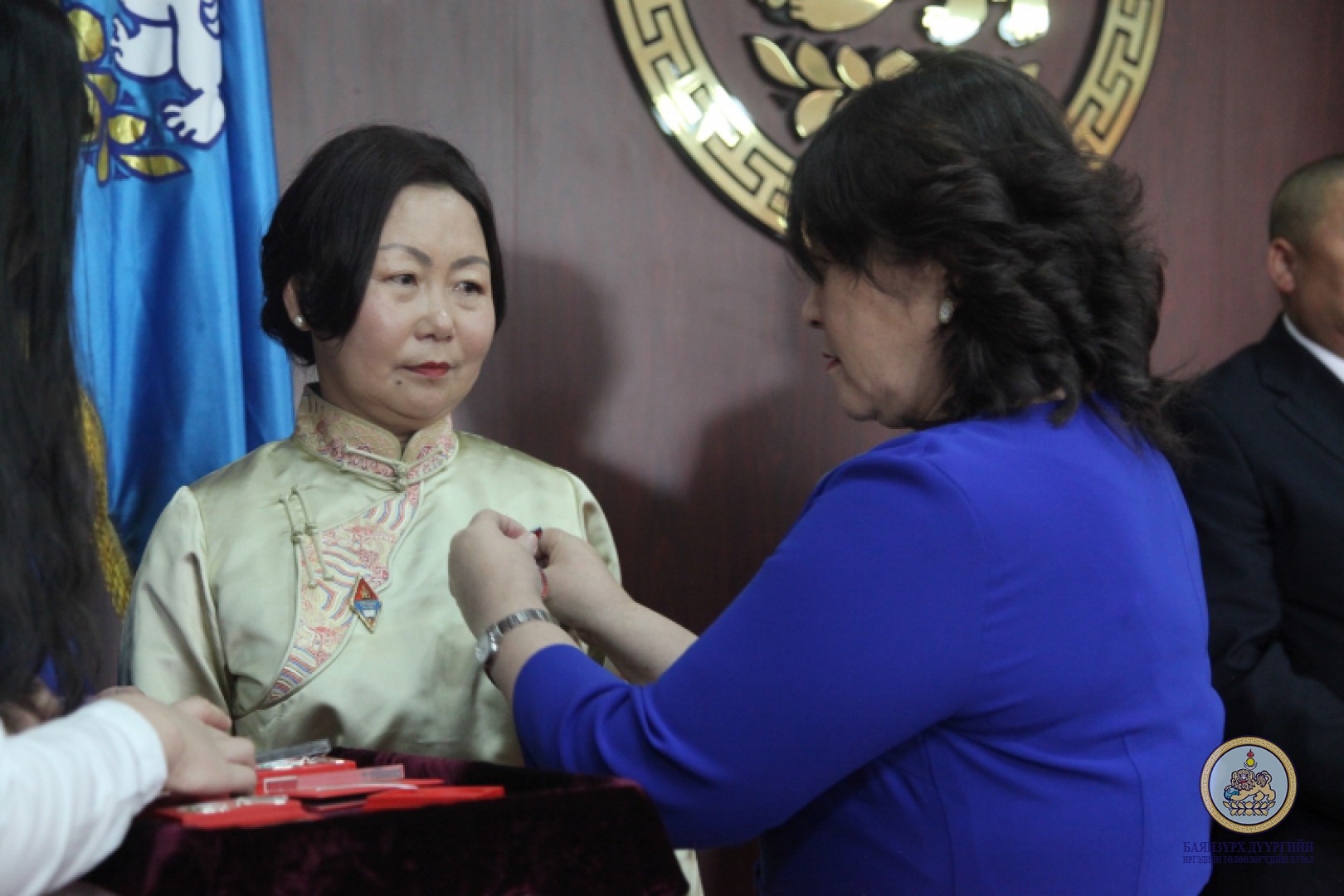 Төрийн дээд одон, медаль гардуулах ёслол боллоо