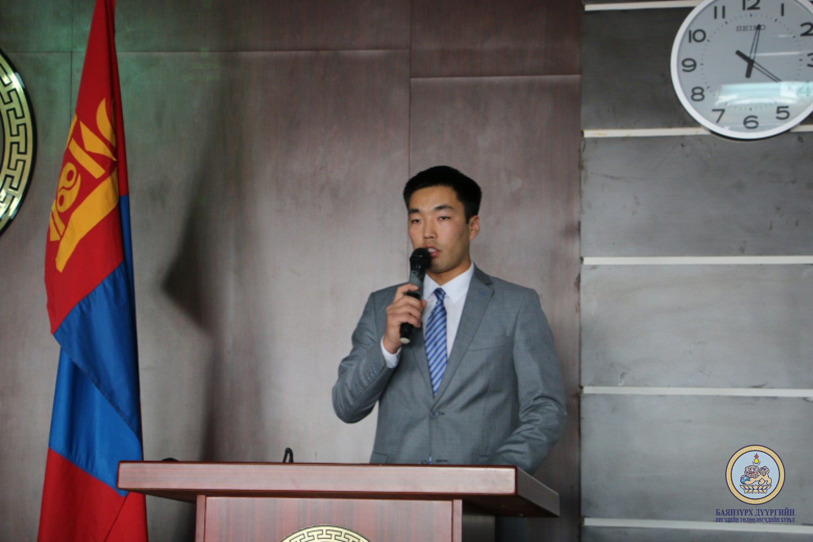 Төрийн дээд одон, медаль гардуулах ёслол боллоо