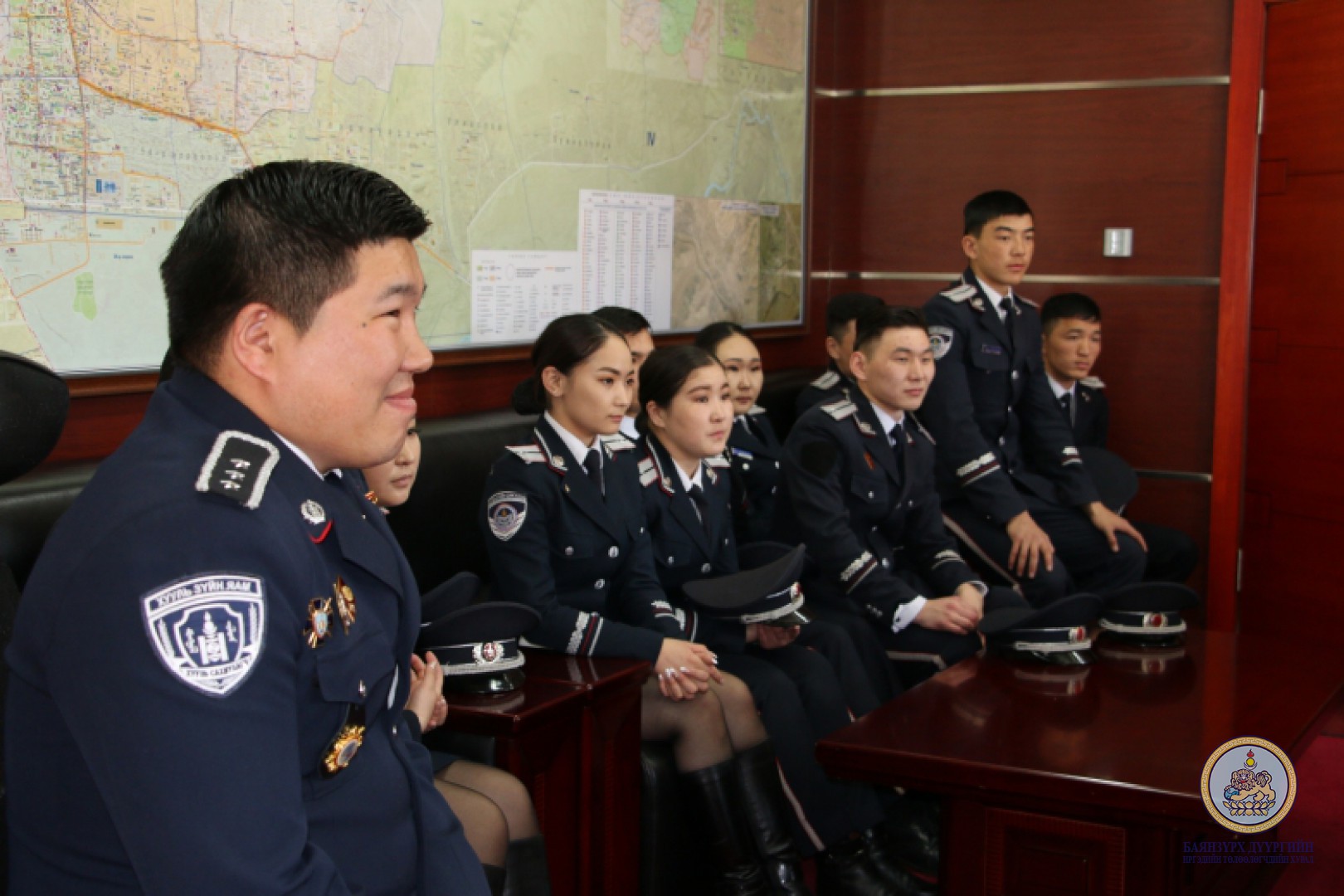 Баянзүрх дүүргийн Иргэдийн Төлөөлөгчдийн Хурлын дарга Ш.Ганчимэг Монгол Улсын Хууль Сахиулахын Их Сургуулийн Цагдаагийн сургуулийн 332 дугаар дамжааны сонсогчдыг хүлээн авч уулзлаа.