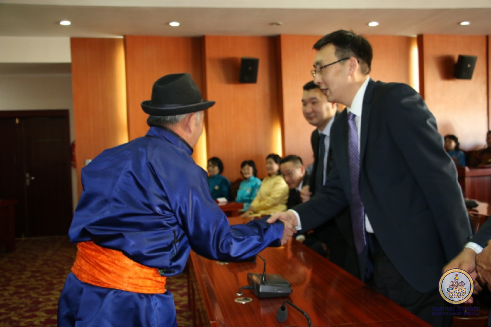 Төрийн дээд одон, медаль гардуулах ёслол боллоо