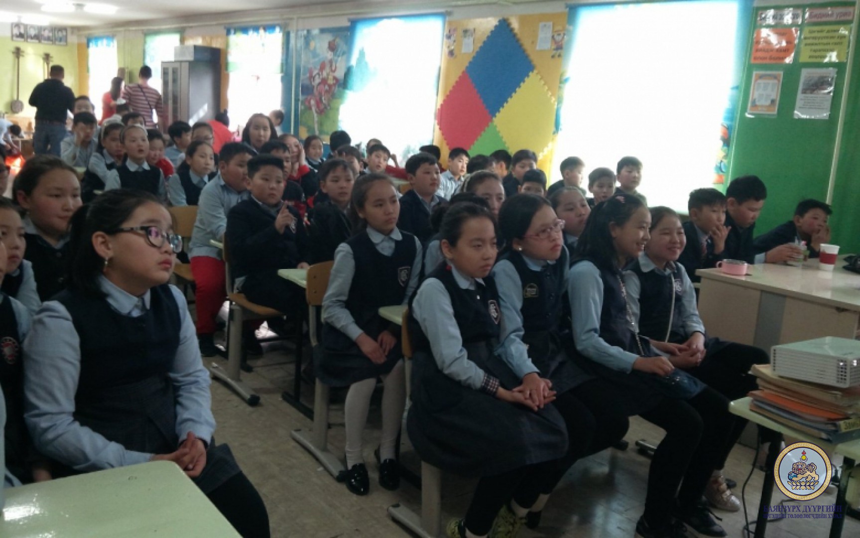 “Хүүхэд хамгаалал-Аюулгүй байдлыг нэмэгдүүлэх нь” сургалт явагдаж эхэллээ