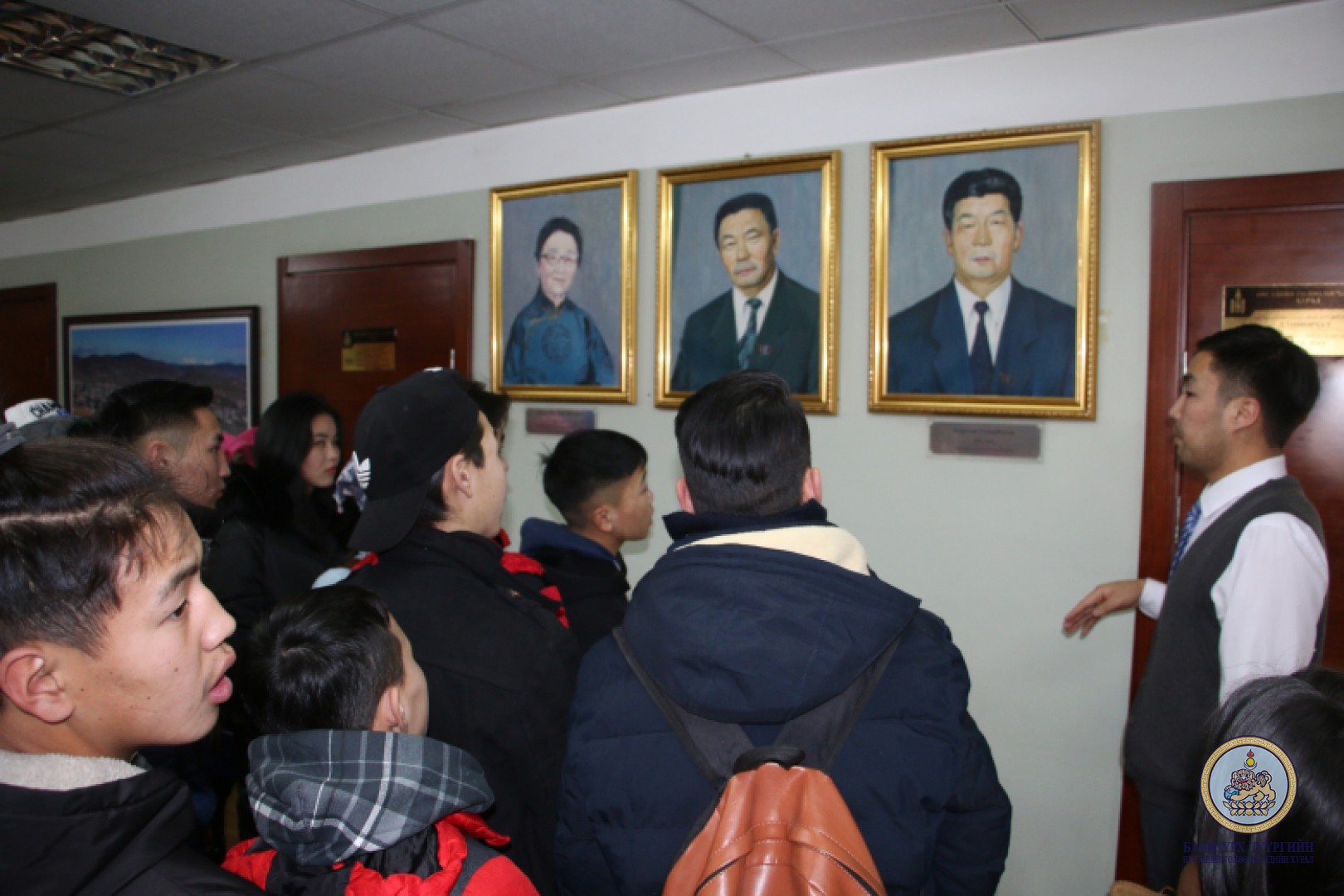 Залуучууд Иргэдийн төлөөлөгчдийн хурлын үйл ажиллагаатай танилцлаа