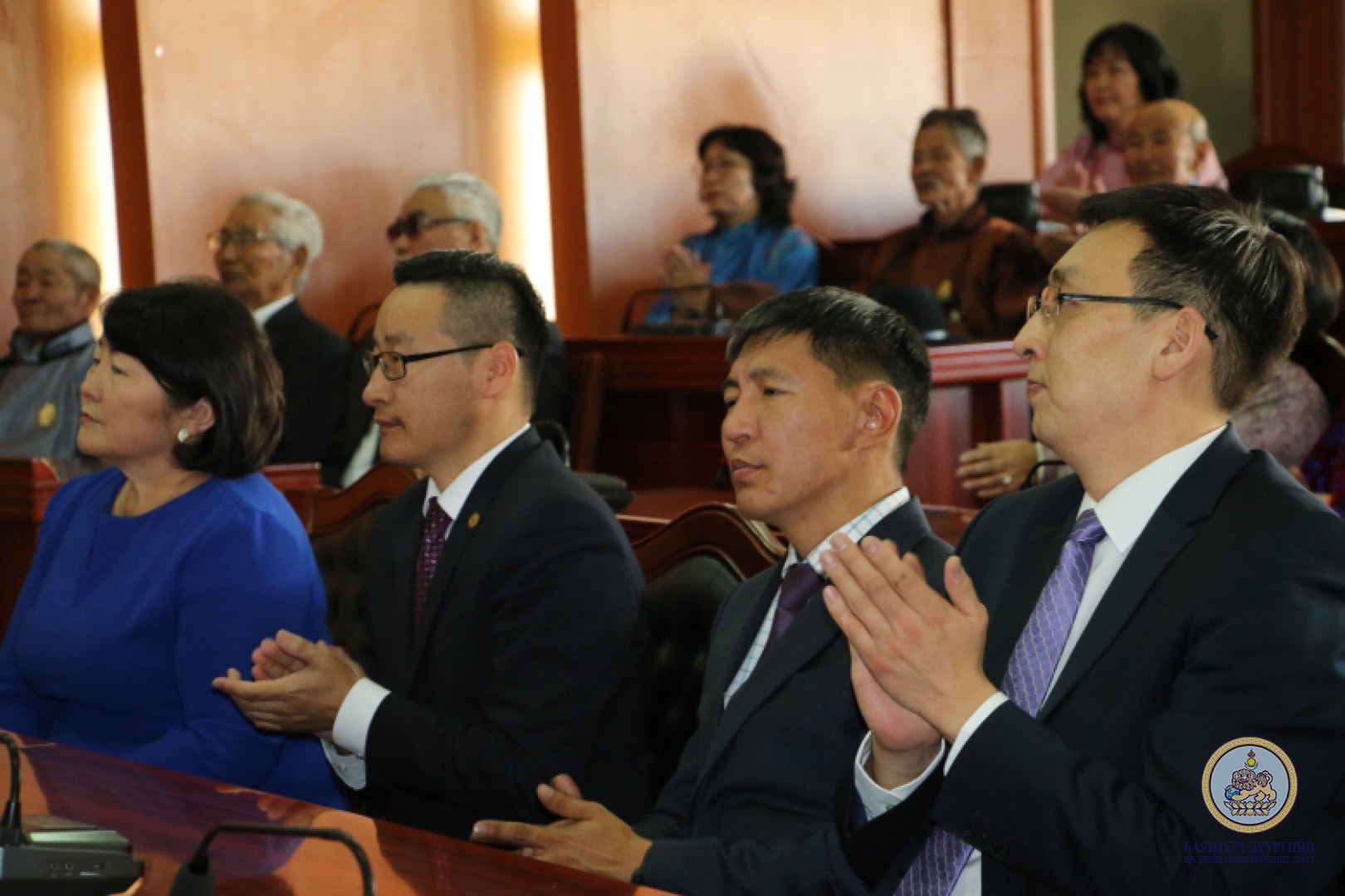 Төрийн дээд одон, медаль гардуулах ёслол боллоо