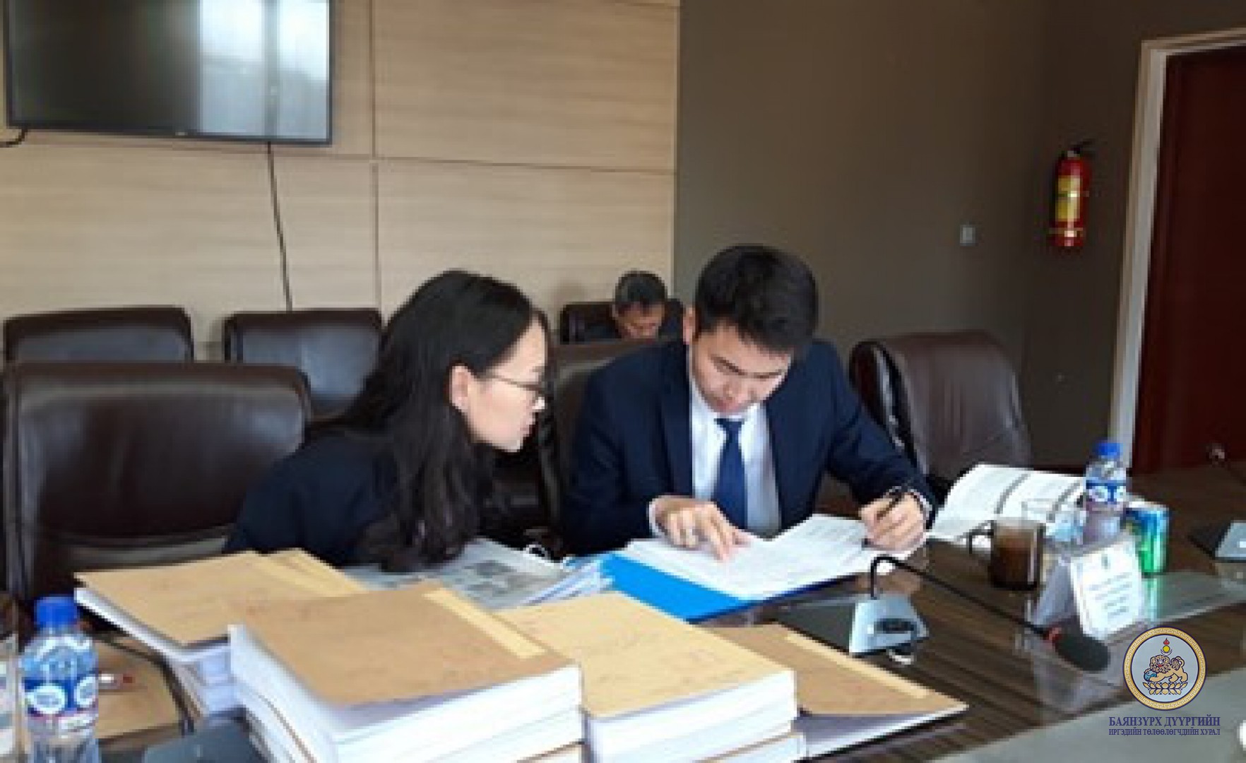 АРХИВ, АЛБАН ХЭРЭГ ХӨТЛӨЛТИЙН УЛСЫН ҮЗЛЭГ БАЯНЗҮРХ ДҮҮРЭГТ ЯВАГДАЖ БАЙНА