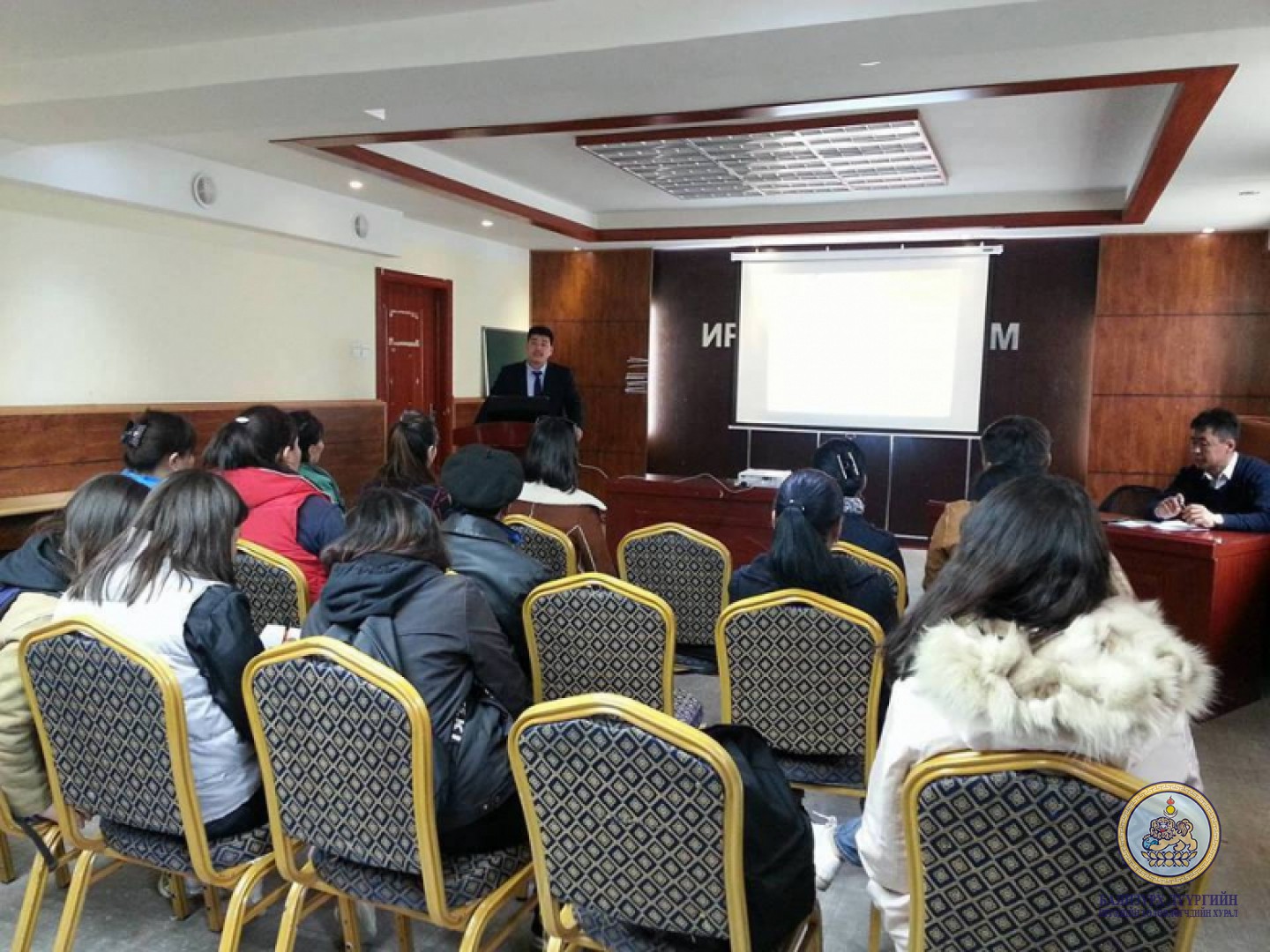 “Залуучуудын хөгжлийг дэмжих тухай хууль”-ийн танилцуулга, сургалт зохион байгууллаа
