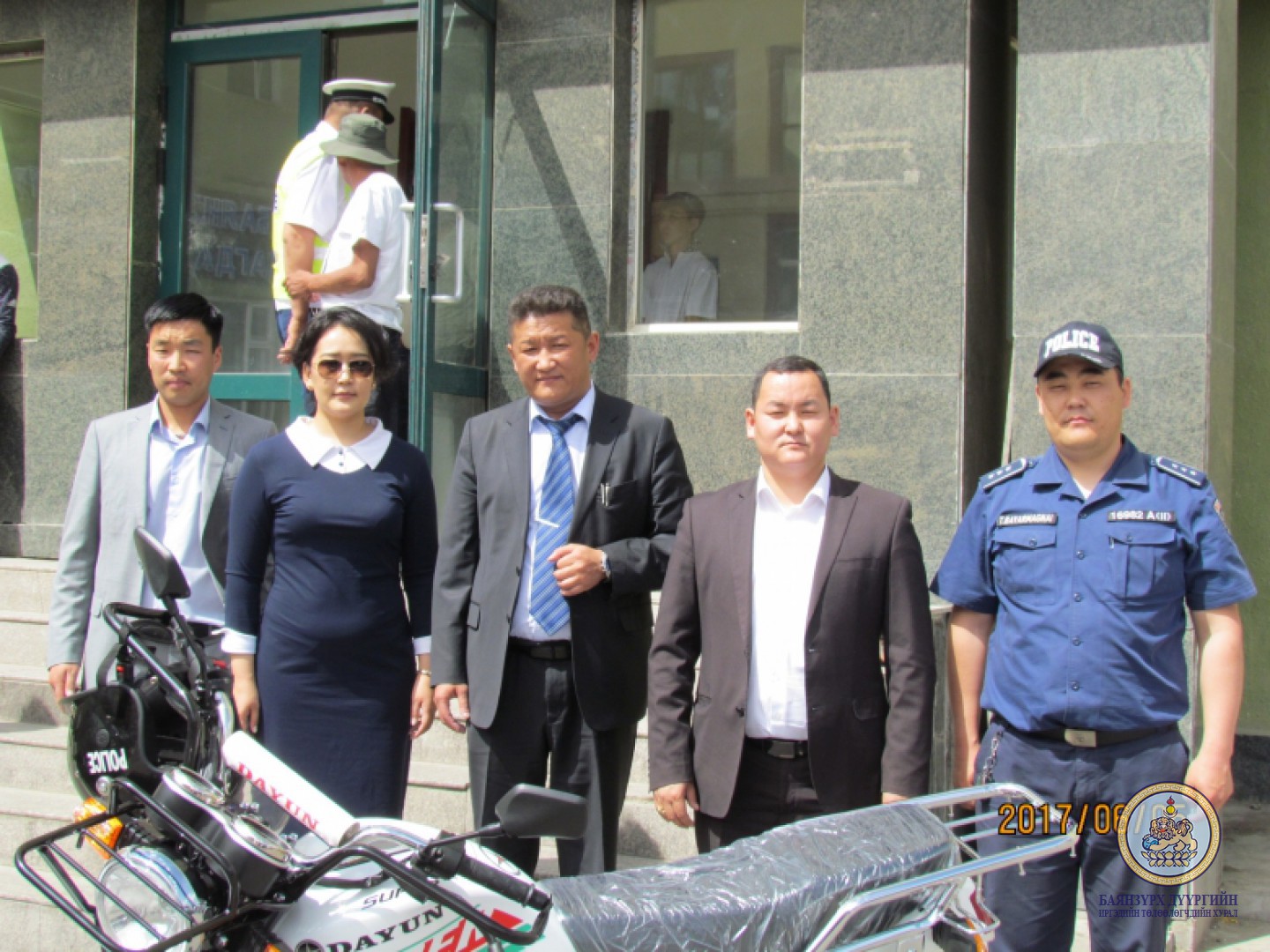 ГХУСАЗСЗ-өөс Цагдаагийн 3 дугаар хэлтэст эргүүлийн мотоцикл хүлээлгэн өглөө