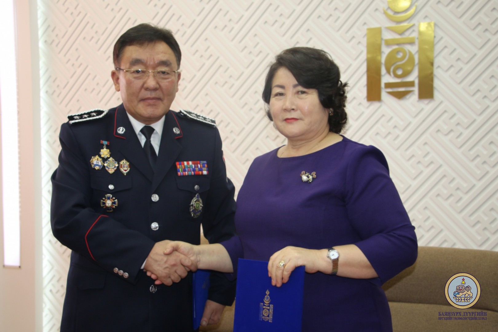 Хамтран ажиллах санамж бичиг байгууллаа