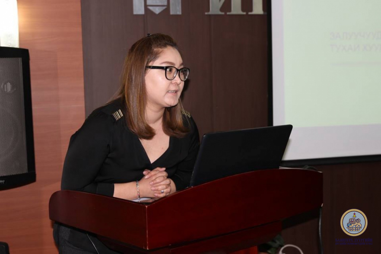 Дүүргийн Их, дээд сургуулиудын оюутан, залуучуудад хуулийн танилцуулга хийлээ.