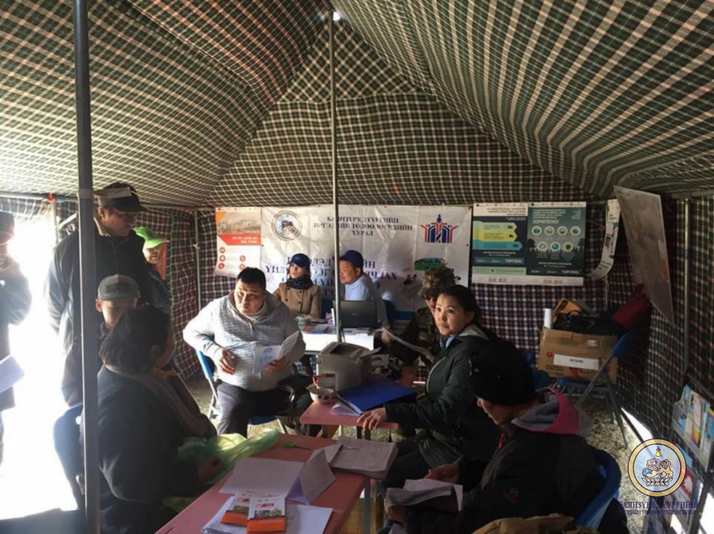 Иргэдэд төрийн үйлчилгээг сурталчлах, цахим үйлчилгээ үзүүлэх “Явуулын танхим-3” үйл ажиллагаа зохион байгууллаа.