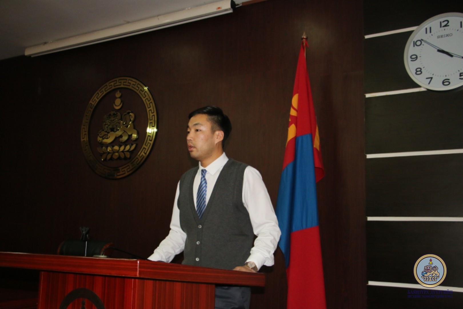 Залуучууд Иргэдийн төлөөлөгчдийн хурлын үйл ажиллагаатай танилцлаа