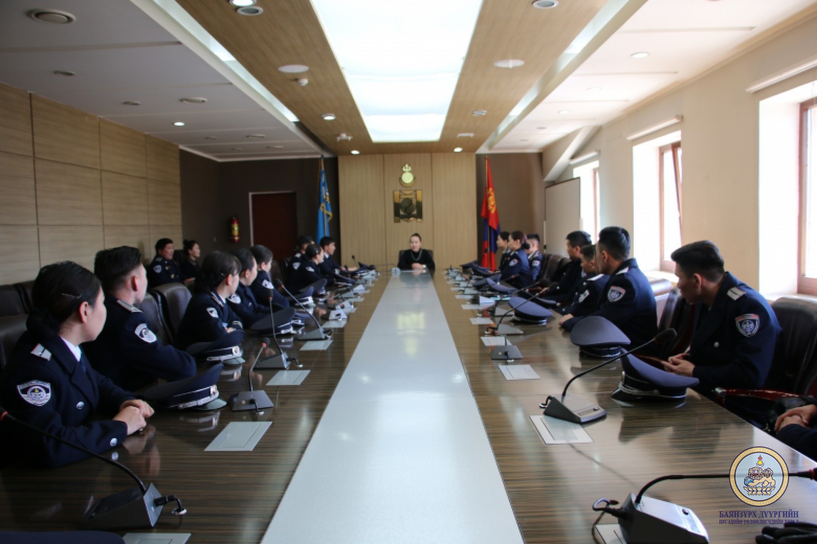 Баянзүрх дүүргийн Иргэдийн Төлөөлөгчдийн Хурлын дарга Ш.Ганчимэг Монгол Улсын Хууль Сахиулахын Их Сургуулийн Цагдаагийн сургуулийн 332 дугаар дамжааны сонсогчдыг хүлээн авч уулзлаа.