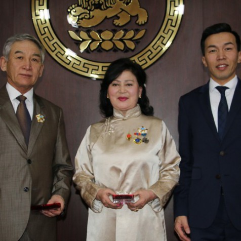 ТӨРИЙН ДЭЭД ОДОН, МЕДАЛЬ ГАРДУУЛАХ ЁСЛОЛ БОЛЛОО