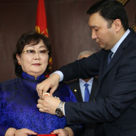 ТӨРИЙН ДЭЭД ОДОН, МЕДАЛЬ ГАРДУУЛАХ ЁСЛОЛ БОЛЛОО