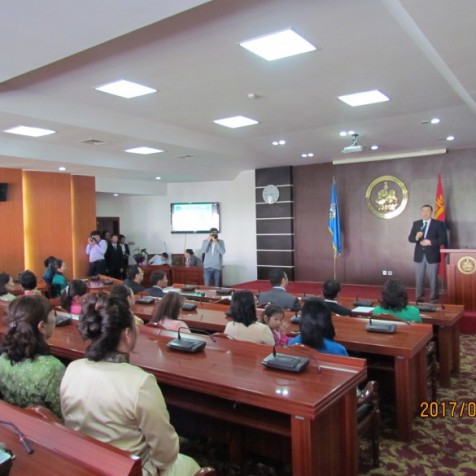 Алдарт эхийн одон гардуулах ёслол хүндэтгэлийн үйл ажиллагаа болж өндөрлөлөө