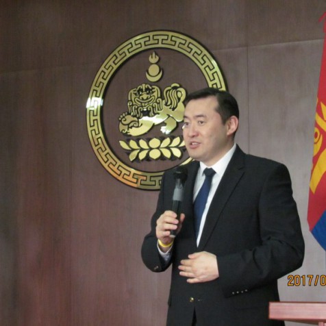 Алдарт эхийн одон гардуулах ёслол хүндэтгэлийн үйл ажиллагаа болж өндөрлөлөө