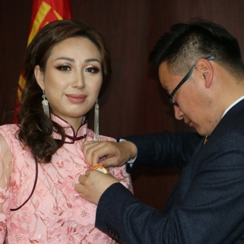 АЛДАРТ ЭХИЙН ОДОН ГАРДУУЛАХ ЁСЛОЛ ХҮНДЭТГЭЛИЙН ҮЙЛ АЖИЛЛАГАА БОЛЖ ӨНДӨРЛӨЛӨӨ