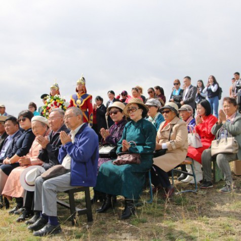 Улс төрийн хилс хэрэгт хэлмэгдэгсэд, тэдний үр хүүхдүүдэд хүндэтгэл үзүүллээ