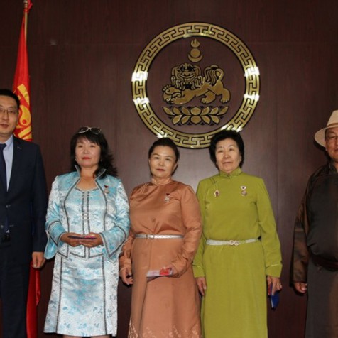 ТӨРИЙН ДЭЭД ОДОН МЕДАЛЬ ГАРДУУЛАХ ЁСЛОЛ БОЛЛОО