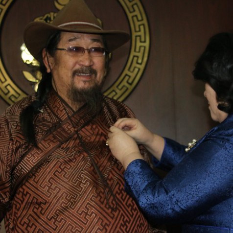 Төрийн дээд одон, медаль гардуулах ёслол боллоо